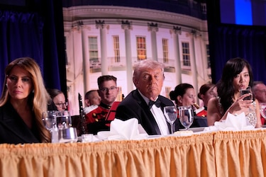 Servicio Secreto evacúa a Trump de cena de corresponsales tras disparos