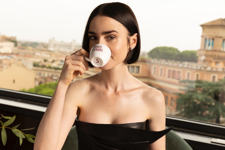 ‘Emily in Paris’ renueva para una quinta temporada en Netflix