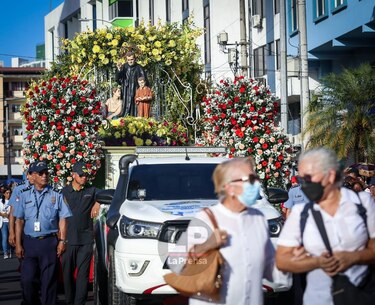 Feligreses acuden a la cita con Don Bosco tras dos años sin procesión