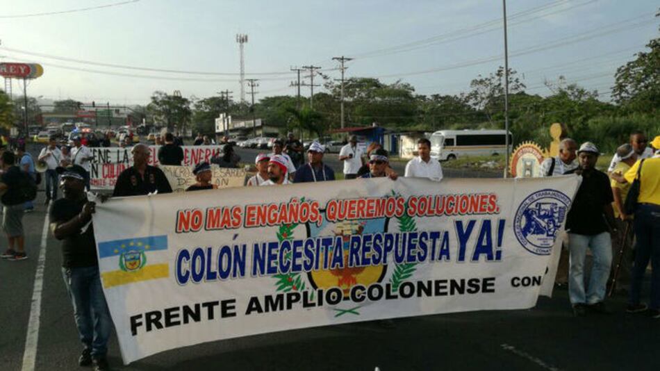 Ciudadanos marchan en Colón