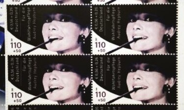 Subastan sellos de Hepburn