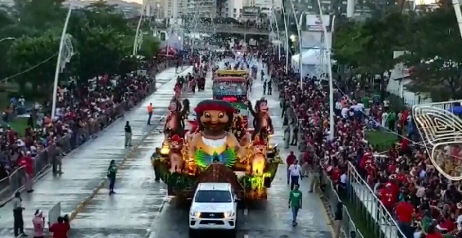 Cientos de panameños acudieron al desfile ‘Soy Navidad, soy Panamá’