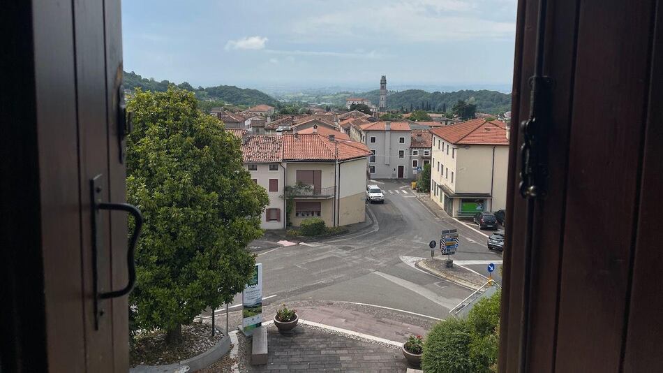 “Sin niños, el pueblo morirá”: Fregona, el municipio cercano a Venecia que simboliza la grave crisis por la baja natalidad en Italia