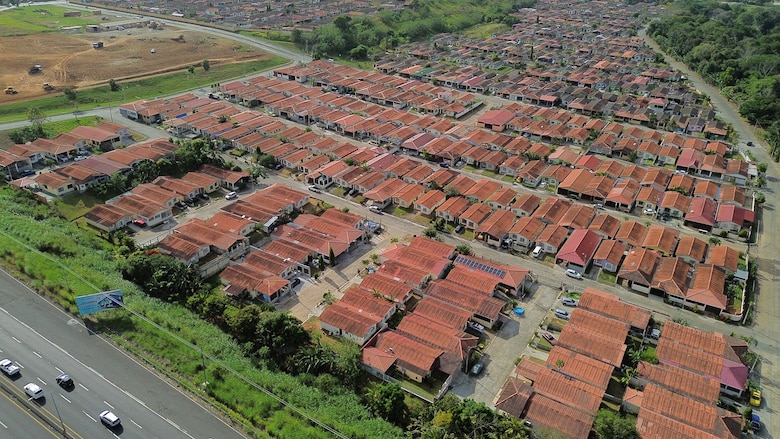 Promotores de viviendas del interior en crisis: más del 95% de los proyectos paralizados