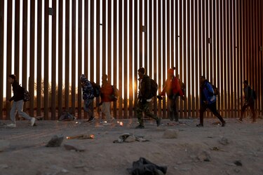 Trump decidió revocar la extensión del alivio migratorio a venezolanos, según ‘The New York Times’