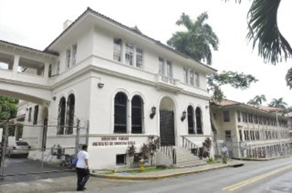 Medicina forense en apuros: morgue de la ciudad está sin espacio para víctimas de la violencia