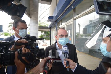 Rolando López se presenta al Avesa para ponerse a disposición del Ministerio Público