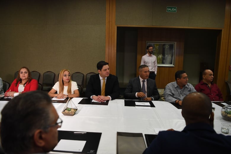Mulino se reúne con la bancada de Realizando Metas; anunció que también conversará con los independientes