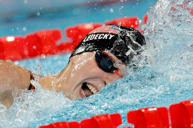 Ledecky agiganta su leyenda como la mejor nadadora de todos los tiempos