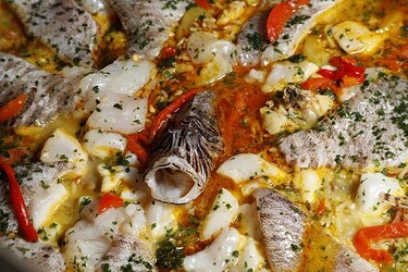 Realizan torneo de pesca para promover consumo del pez león