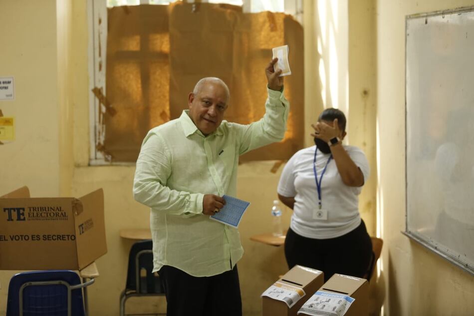 Crispiano Adames seguirá la línea del PRD y respaldará a Jaime Vargas para que presida la Asamblea