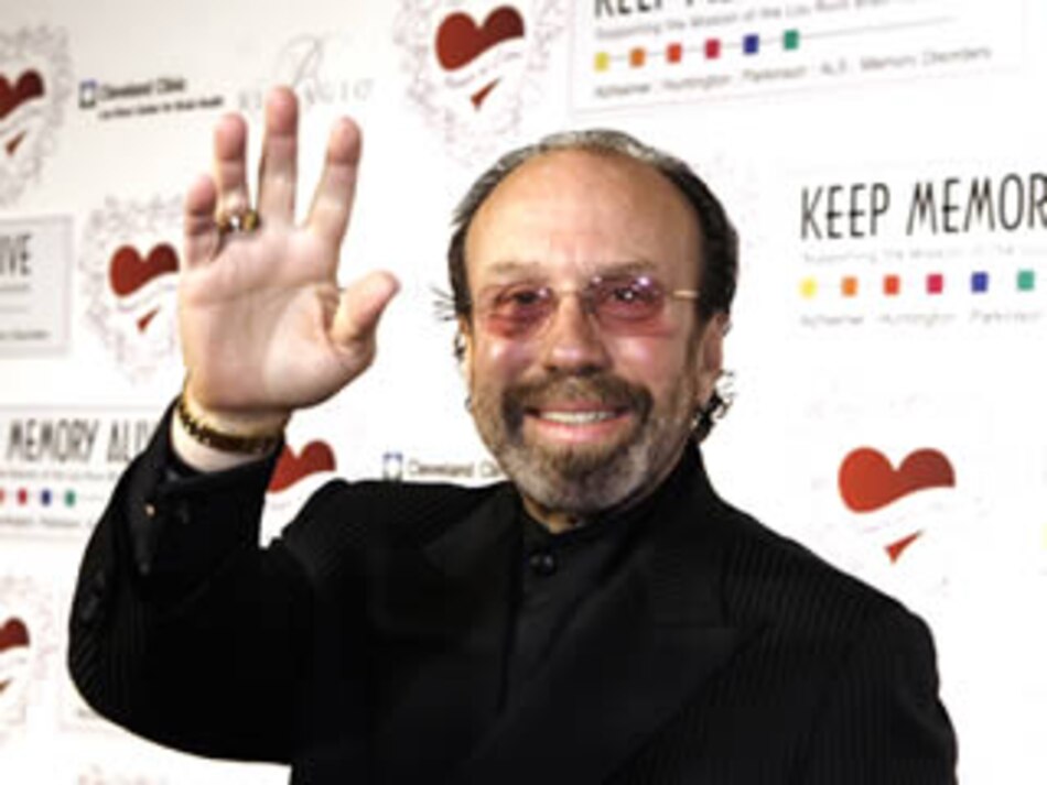 Reaparecen Siegfried y Roy, con todo y tigre