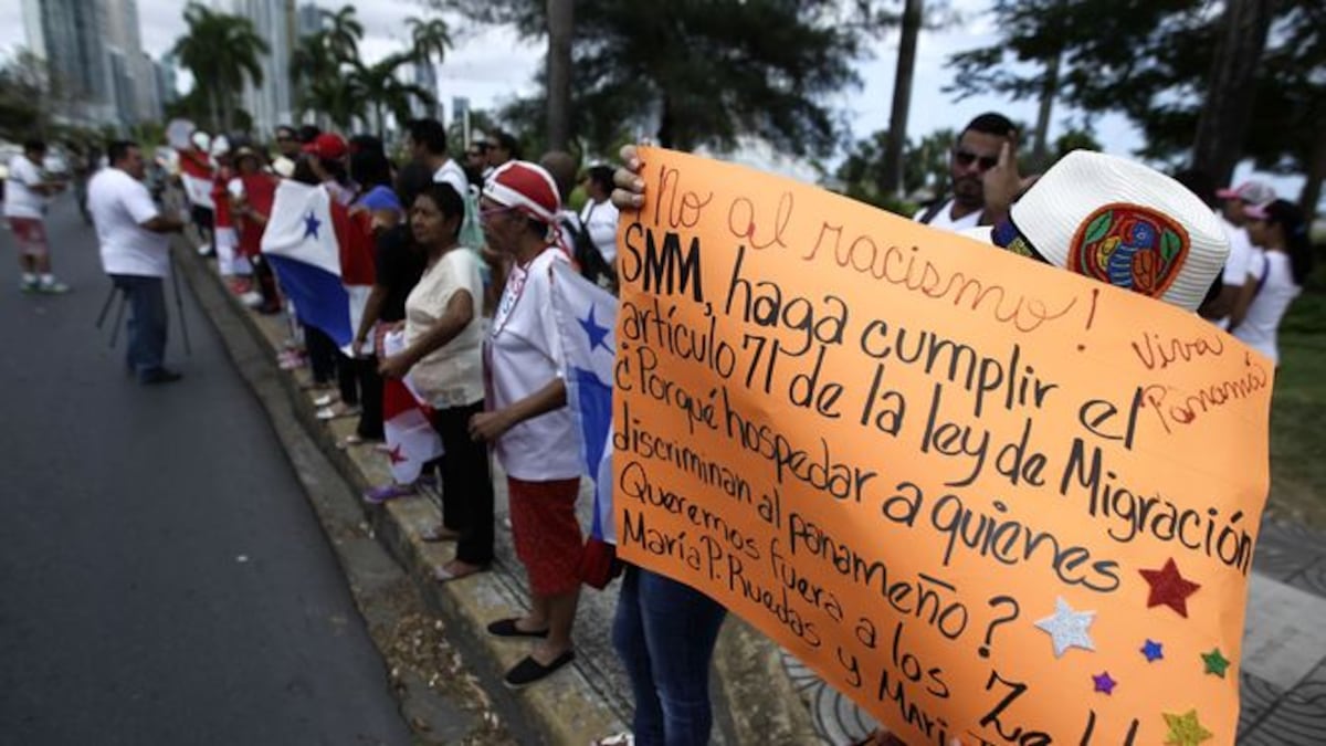 Protestan contra el programa crisol de razas