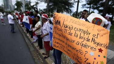 Protestan contra el programa crisol de razas