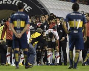 Partido Boca-River fue suspendido por incidentes