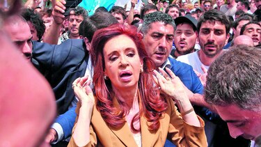 Procesan a expresidenta Cristina Fernández de Kirchner por asociación ilícita