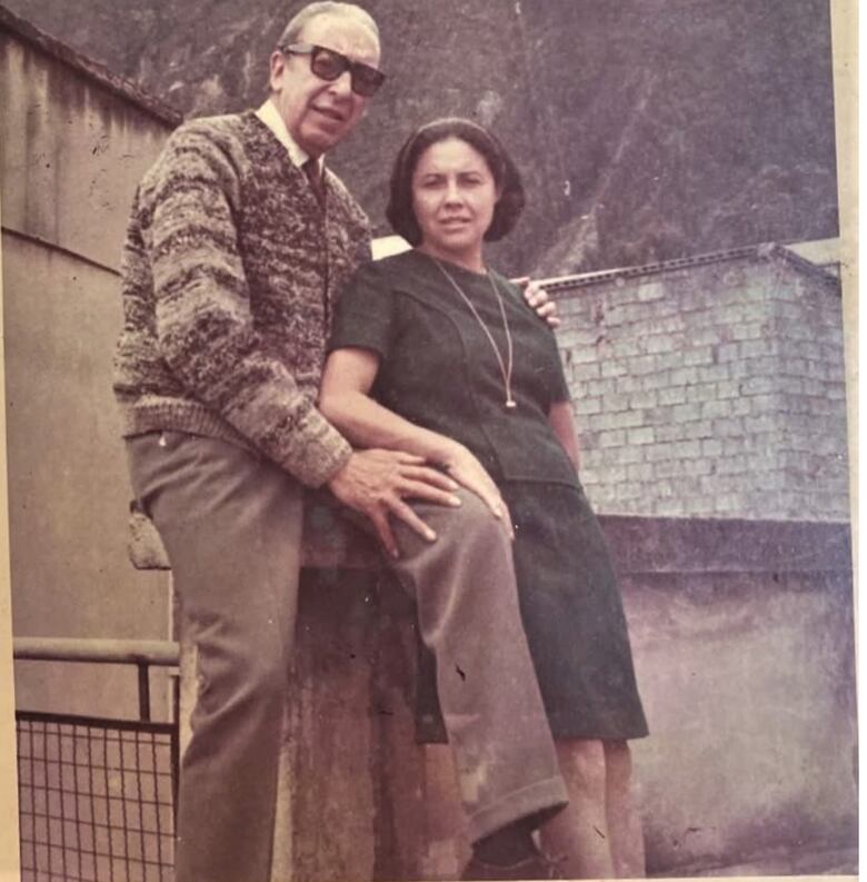 El maestro pintor, el general de Bolívar y el estudiante de antropología