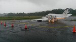 Aeronave aterriza en el aeropuerto de Howard tras impactar con un animal
