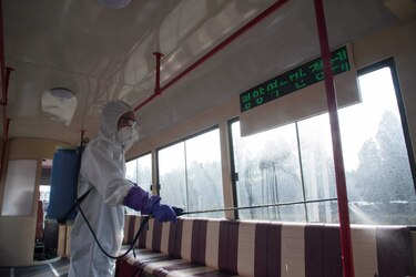 Dos nuevos casos de coronavirus en Inglaterra, vinculados a Tenerife e Italia