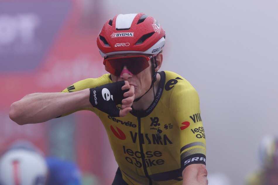 Jonas Vingegaard da un golpe de autoridad en Valdezcaray y Traeen mantiene la roja