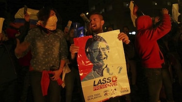 Protestas y festejos tras elección presidencial en Ecuador