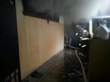 Controlan fuego en un apartamento en Santa Ana