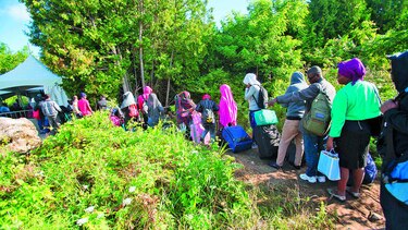 Aumenta en Canadá el flujo de migrantes procedentes de EU