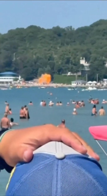 El impactante momento en el que un dron ucraniano explota en una playa del mar Negro: hay al menos 7 muertos y 40 heridos