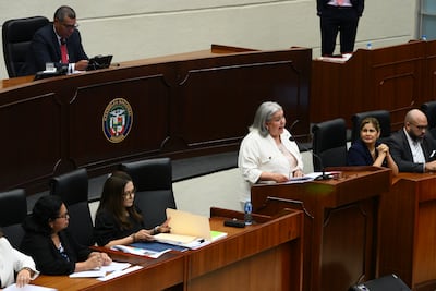 Ministra del Mides evita reconocer fallas en albergues durante comparecencia en la Asamblea