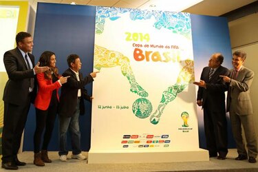 Presentan afiche y nuevos embajadores para Brasil 2014