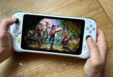 Así fue la prueba de la G Cloud de Logitech: una consola portátil para jugar en casa