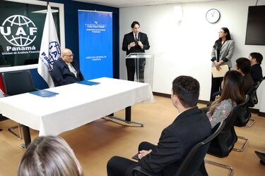 DGI y la Unidad de Análisis Financiero firman acuerdo para combatir el blanqueo de capitales y otros delitos