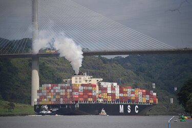 OMI aprueba normativa para reducir las emisiones en el transporte marítimo