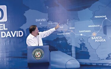 Presidente Varela intenta blindar financiamiento del tren