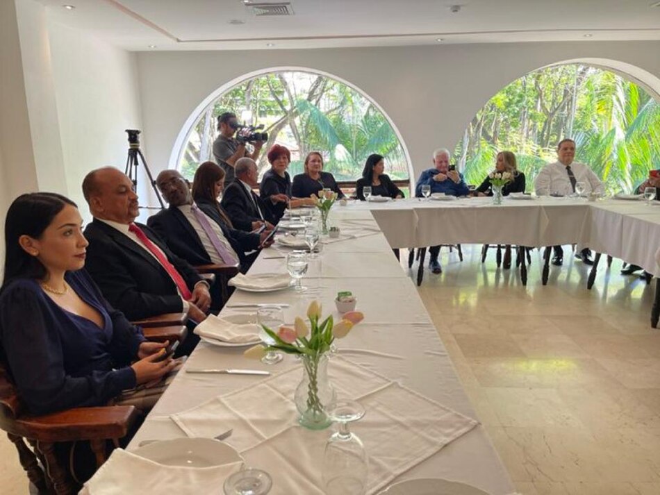 La bancada de CD da un plantón a Cortizo y se marcha de la Asamblea para reunirse con Martinelli