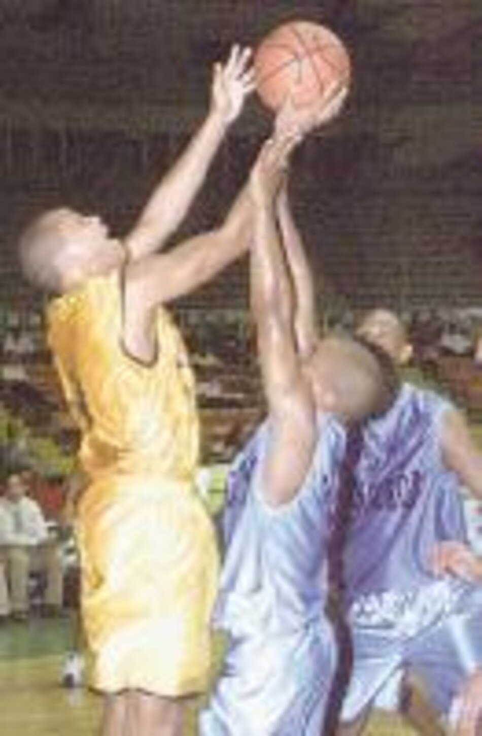 Montunos mantienen dominio en casa