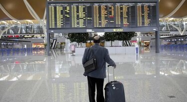 Agencias de turismo y aerolíneas chinas cancelan viajes a Japón entre tensión por Taiwán