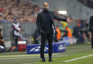 Guardiola defiende sus 'ideas' pese al hundimiento ante el Real Madrid