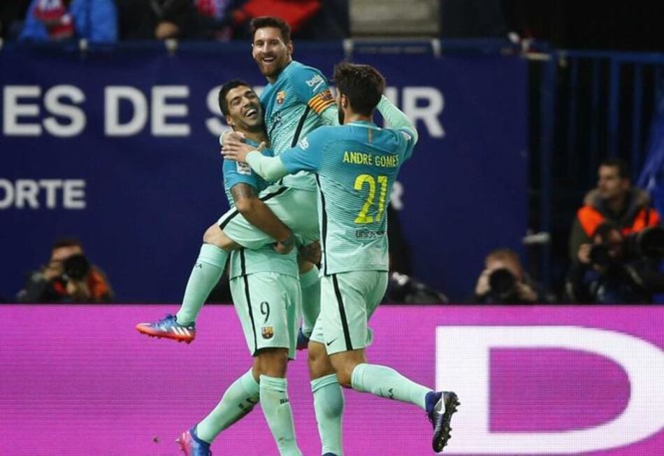 Barcelona supera 2-1 al Atlético con goles de Messi y Suárez