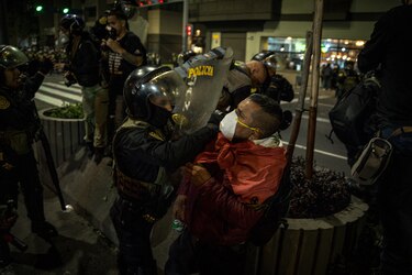 Manifestantes y policías se enfrentan en Lima durante la ‘Marcha de la Generación Z’