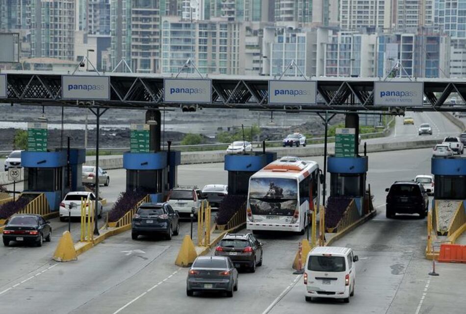 Piden llamar a juicio a mujer que debe $2 mil 995 por uso de corredores