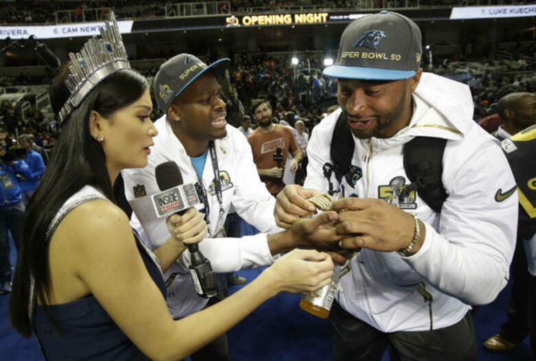 Panthers y Broncos, en un inusual día con los medios