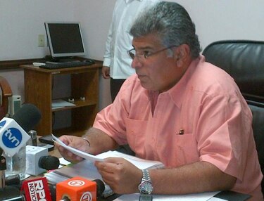 Contratos con Finmeccanica no son cuestionados en Nápoles, dice Mulino