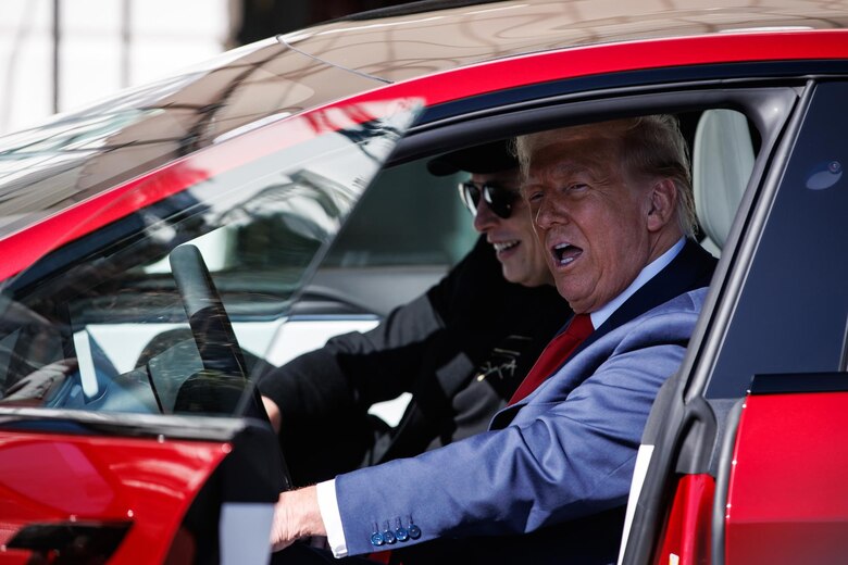 Elon Musk recupera el trono como la persona más rica del mundo en la Lista de Forbes 2025