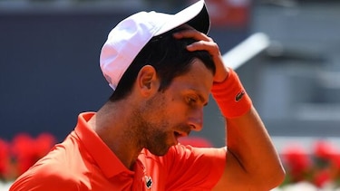 Djokovic y Federer mantienen el paso