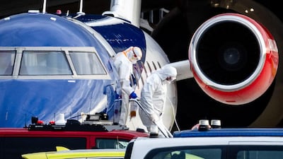 La carrera por ubicar pasajeros que bajaron del crucero antes de detectarse el hantavirus