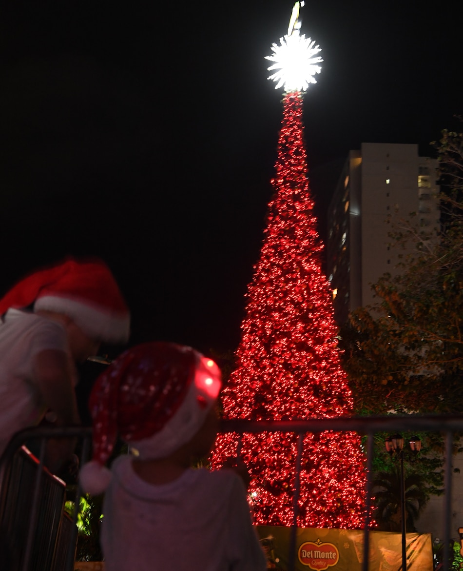 Navidad 2024: encendido de luces de la ‘Calle de los Osos’ en calle Uruguay y en el parque Omar