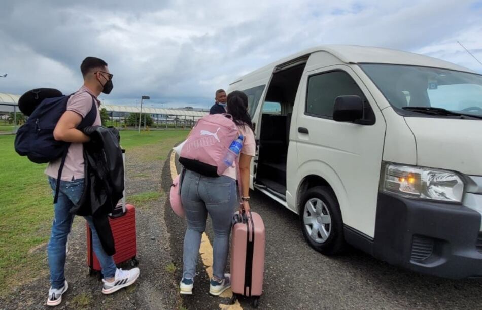 En el Aeropuerto de Tocumen se activa un plan para transportar a viajeros afectados por los cierres de calles