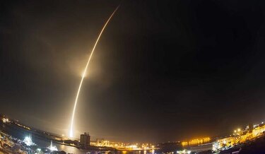 SpaceX logra hacer regresar a Tierra primer cuerpo de su cohete Falcon 9