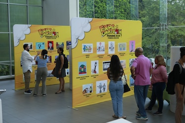 Premiación a caricaturas de la primera Expo Cartoon